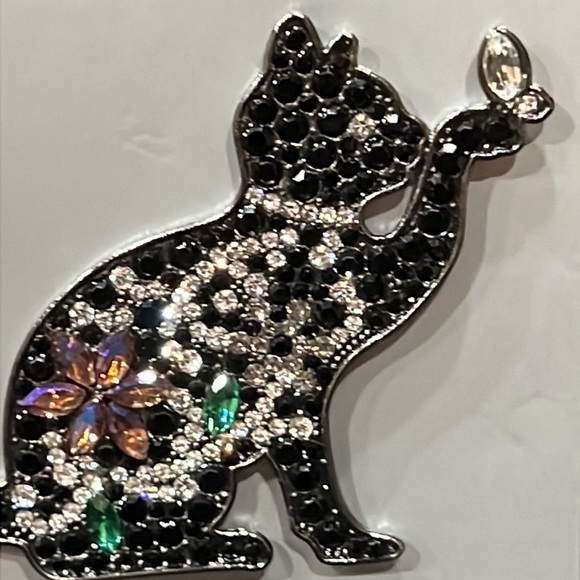 Beautiful Pin On Black cat Brooch. - Picture 2 of 2